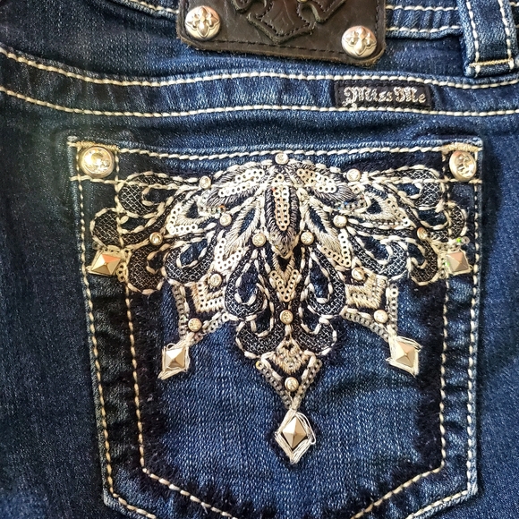 Miss Me Shorts - Picture 5 of 6